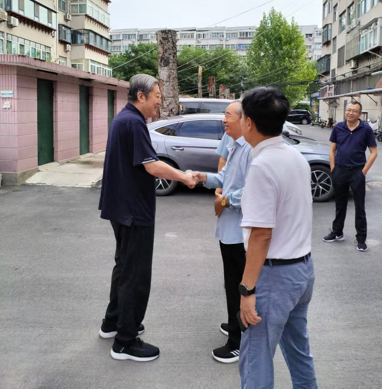 原山东省副省长张建国一行赴岳佐泉工作室参观指导