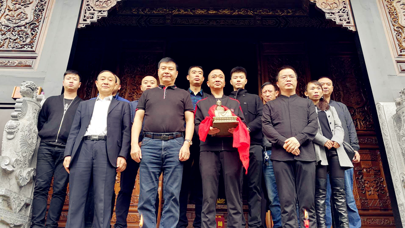 世代铭祖训 忠孝传家远——贵州岳飞后裔岳玉贤一行赴重庆关岳庙参访