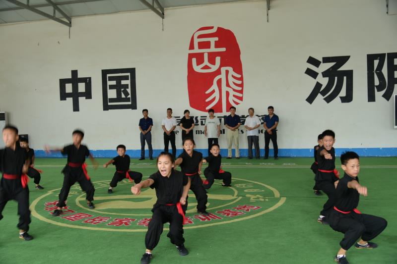 新乡市岳研会岳庚寅会长一行赴汤阴岳飞武校参访